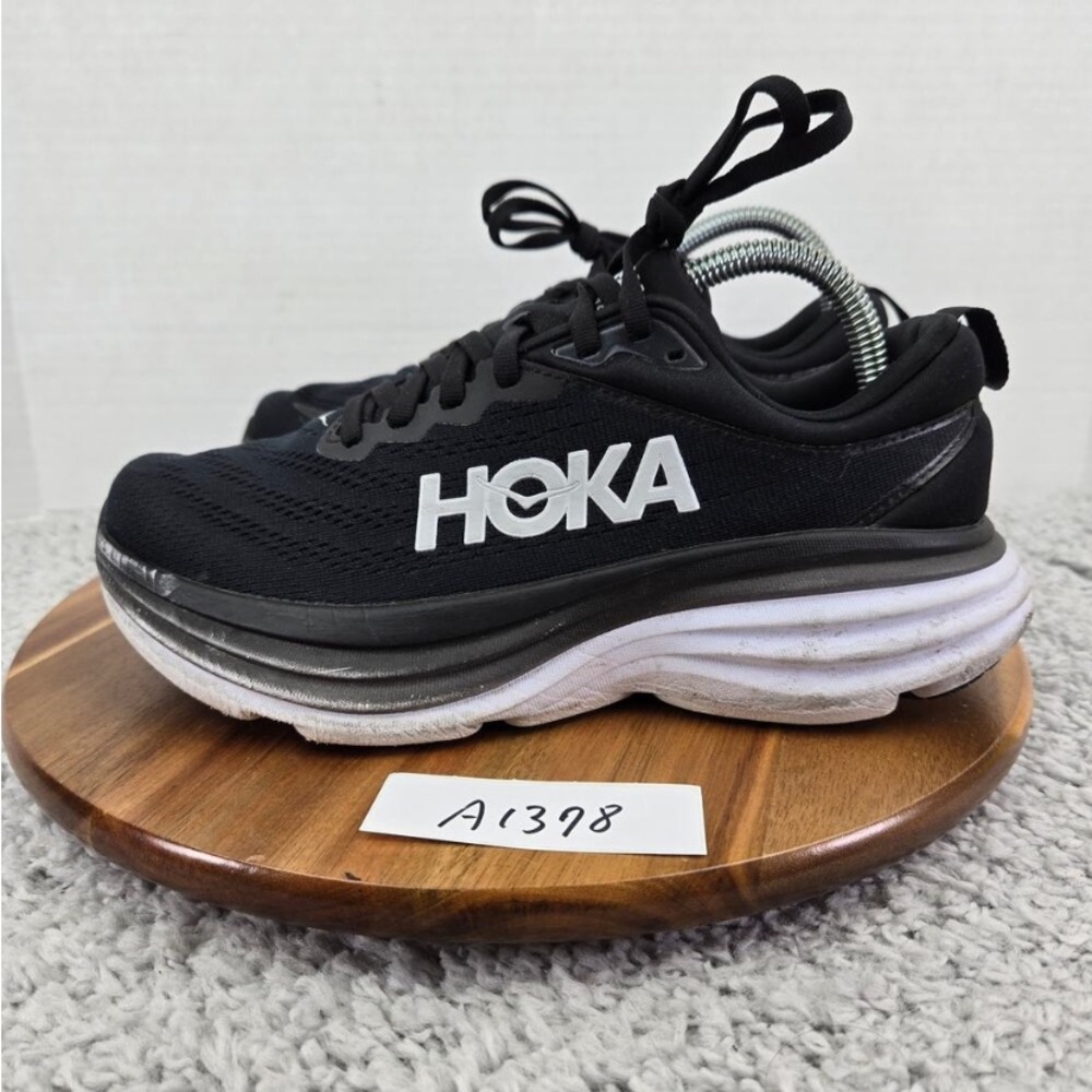 Hoka One One Bondi 8 Black White Athletic Gym Daily Running Shoe Womens 8 D Wide